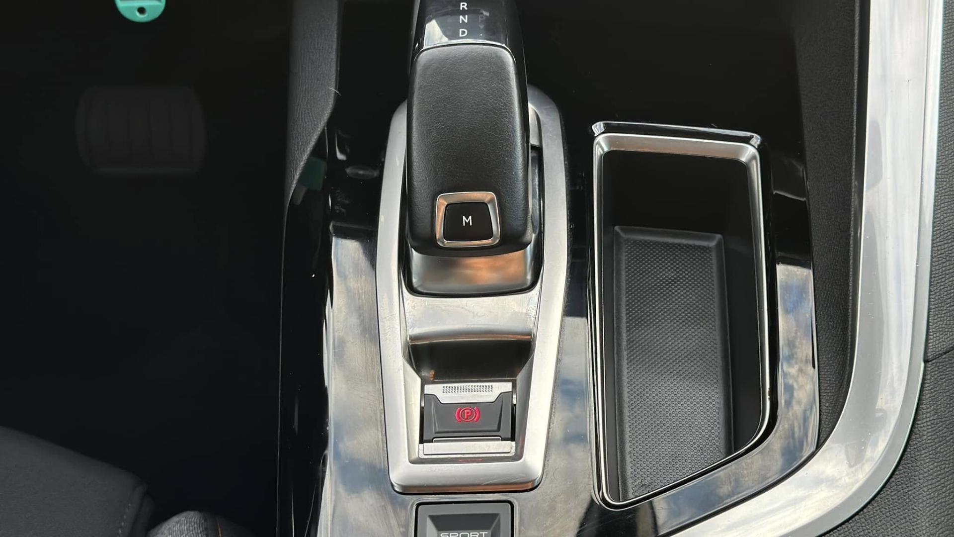 PEUGEOT 5008 1.5 BlueHDi