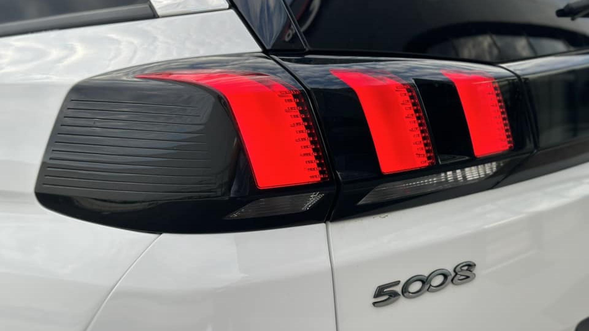 PEUGEOT 5008 1.5 BlueHDi