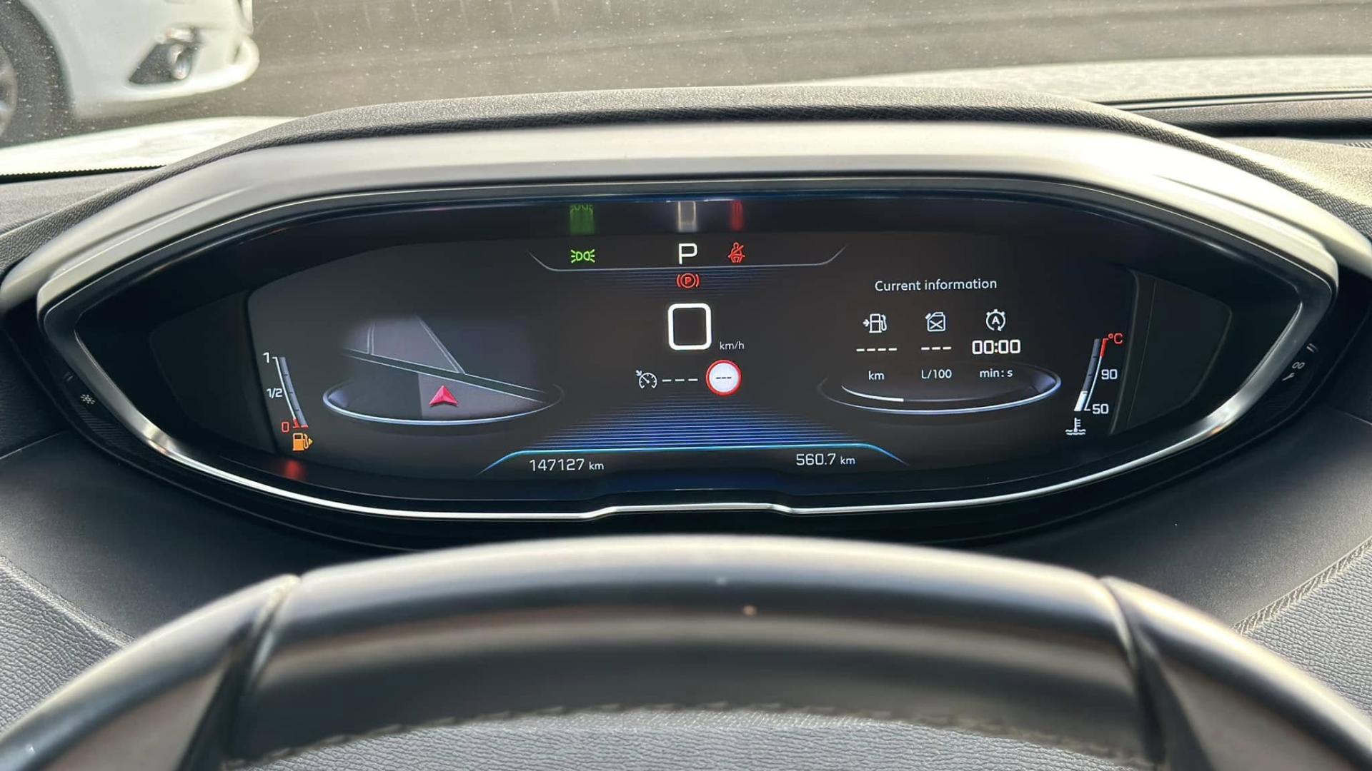 PEUGEOT 5008 1.5 BlueHDi
