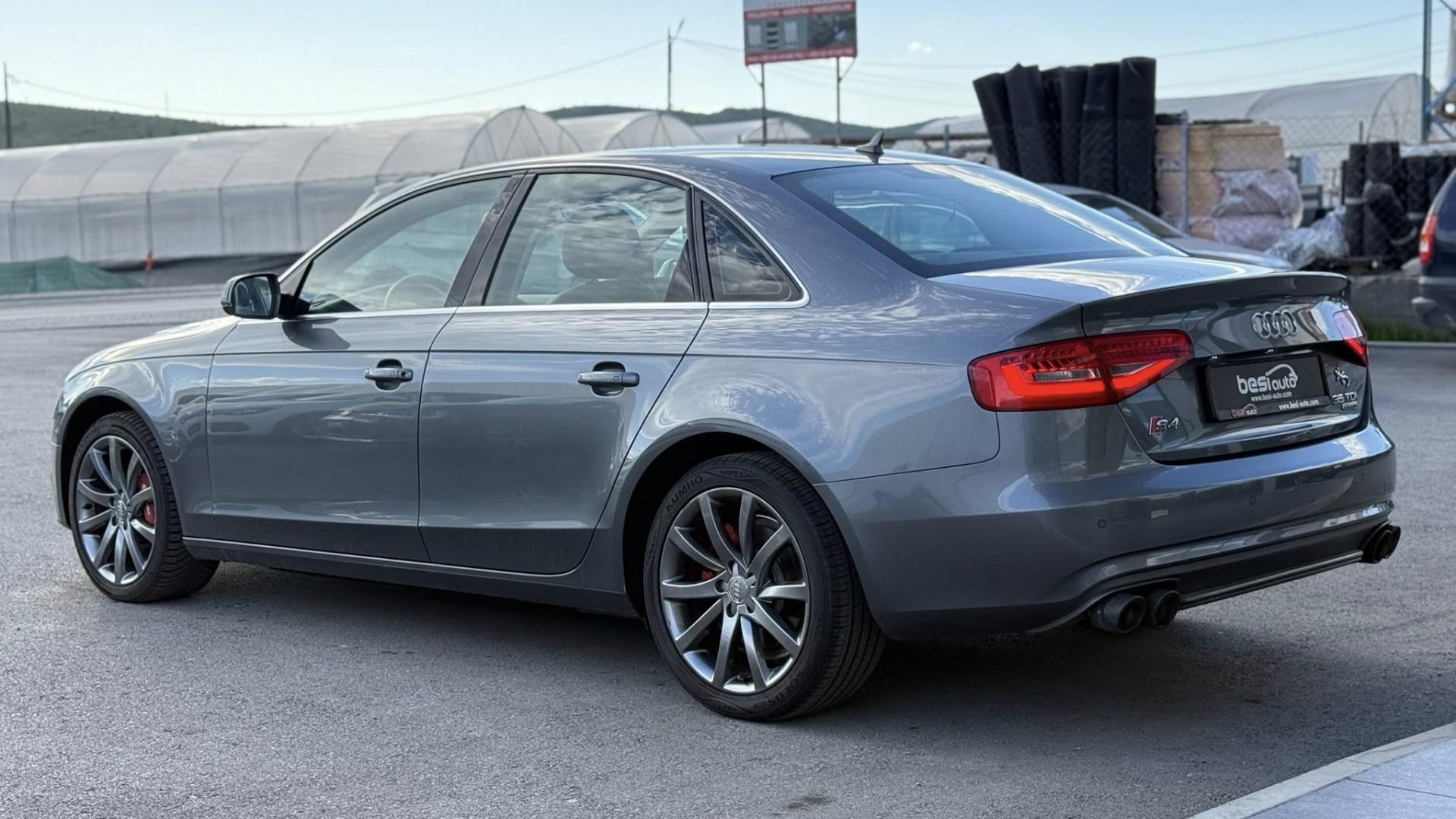 Audi A4 2.0 TDI S Line
