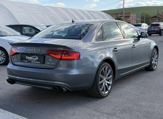 Audi A4 2.0 TDI S Line